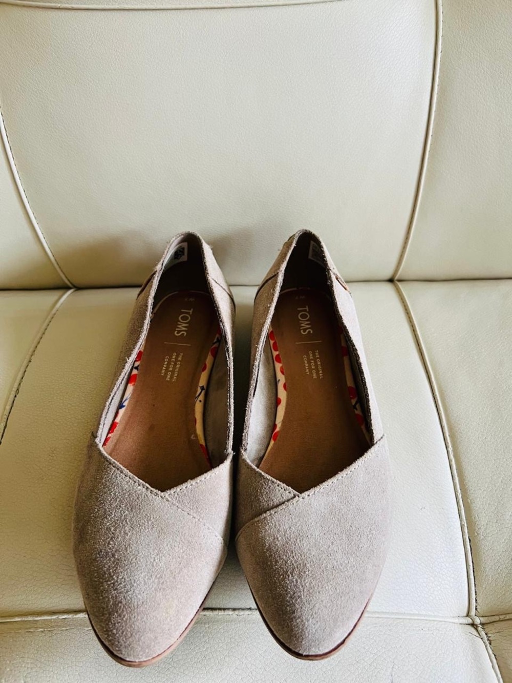 Toms Women's Slip-On Pointed-Toe Flats in Light Taupe Suede
